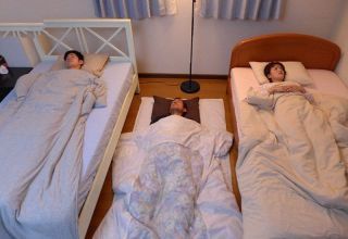 Nửa đêm lén lúc chịch vợ bạnm